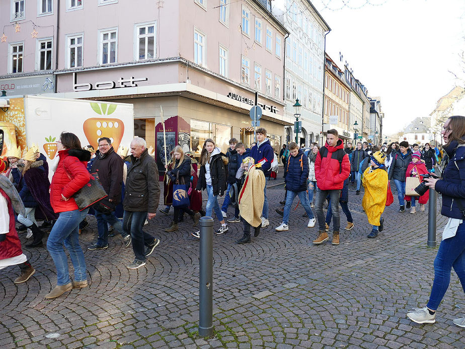 Aussendung der Sternsinger im Hohen Dom zu Fulda (Foto: Karl-Franz Thiede)